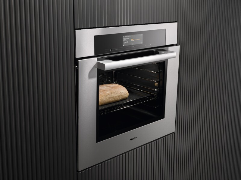 30 Inch Convection Oven in a combinable design with wireless precision probe. H7780BP