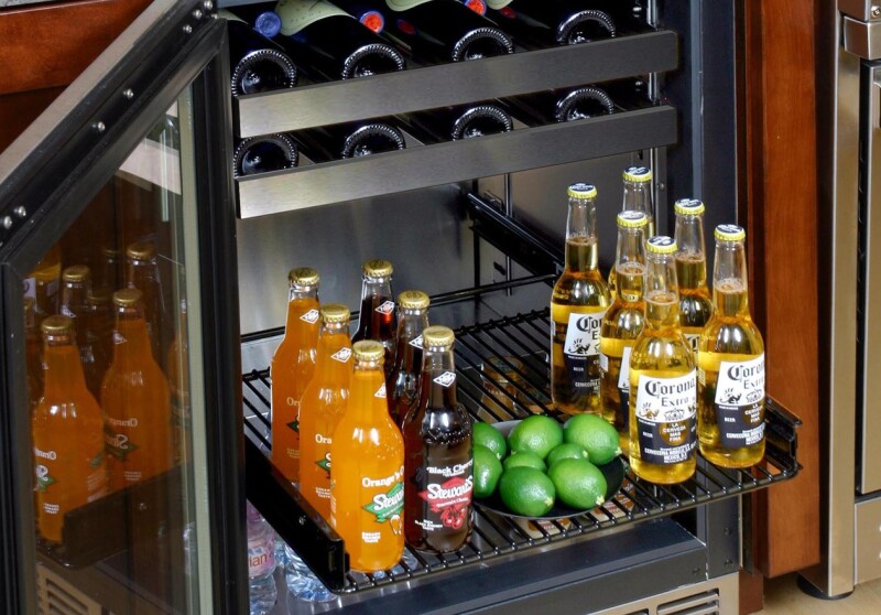 The ADA-Compliant single-door 24-inch Beverage Center is designed for maximum capacity of food, beverage, and precious vintages while adhering to strict 34-inch counter height ADA-Compliant r HB24BS