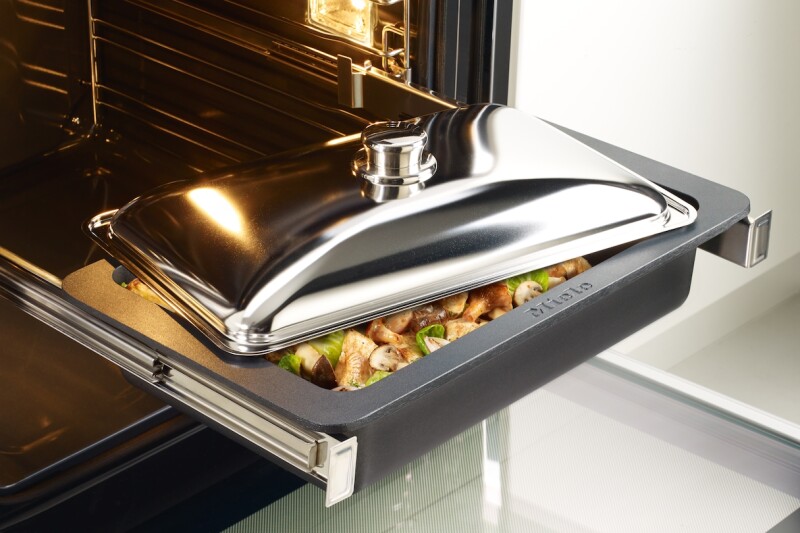 Gourmet casserole dish lid for HUB 61-22, HUB 62-22, HUB 5000-M, and HUB 5001-M oven dishes. HBD6022