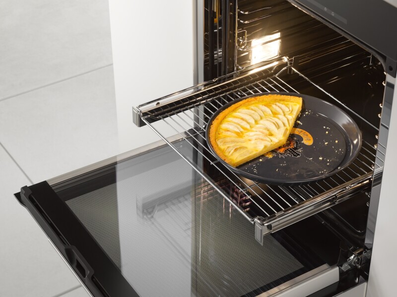 Round baking tray ‑ Nostalgic logo with PerfectClean finish. HBFL271