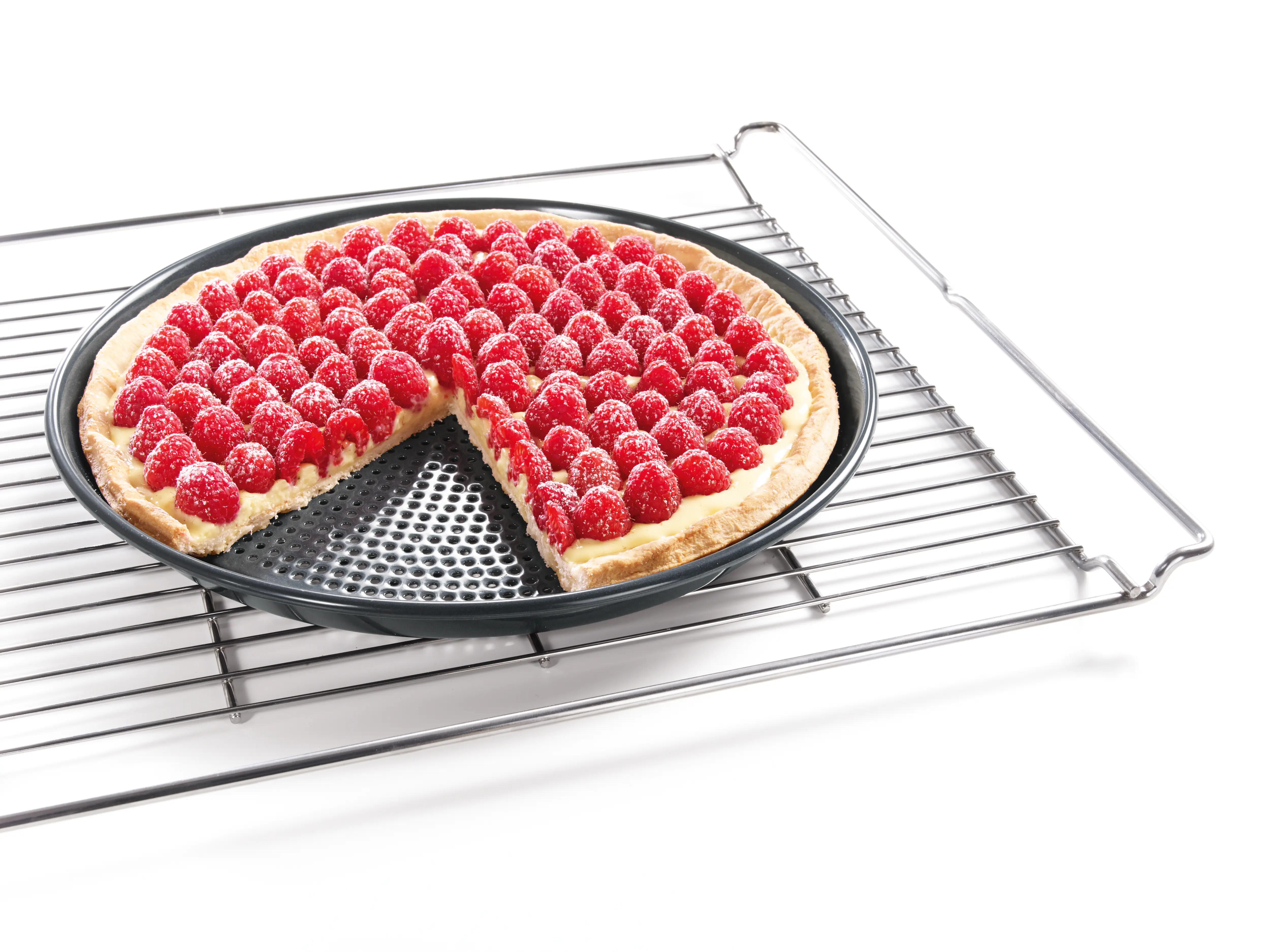 Round Gourmet baking and AirFry tray, perforated for baking perfect cookies in the Moisture Plus operating mode. HBFP271