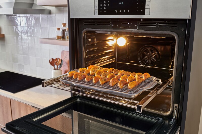 Benchmark Single Wall Oven 30'' HBLP451UC