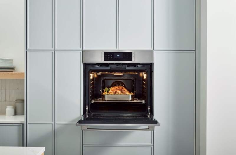 Benchmark Single Wall Oven 30'' HBLP451UC