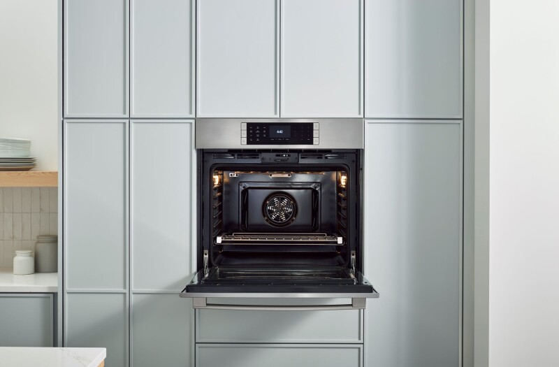 Benchmark Single Wall Oven 30'' HBLP451UC