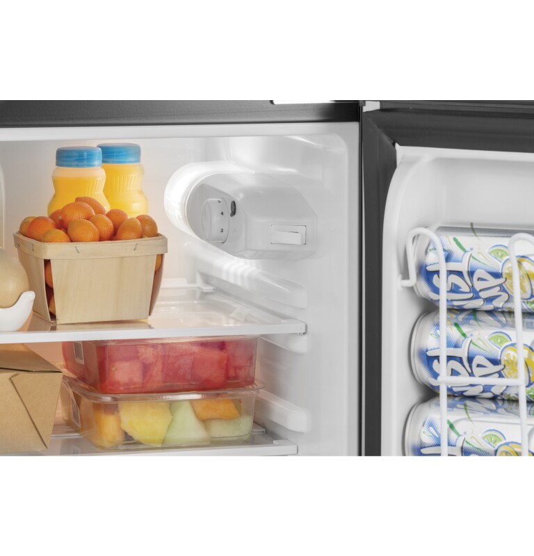 3.2 Cu. Ft. Compact Refrigerator3.2 Cu. Ft. Compact Refrigerator HC32TW10SV