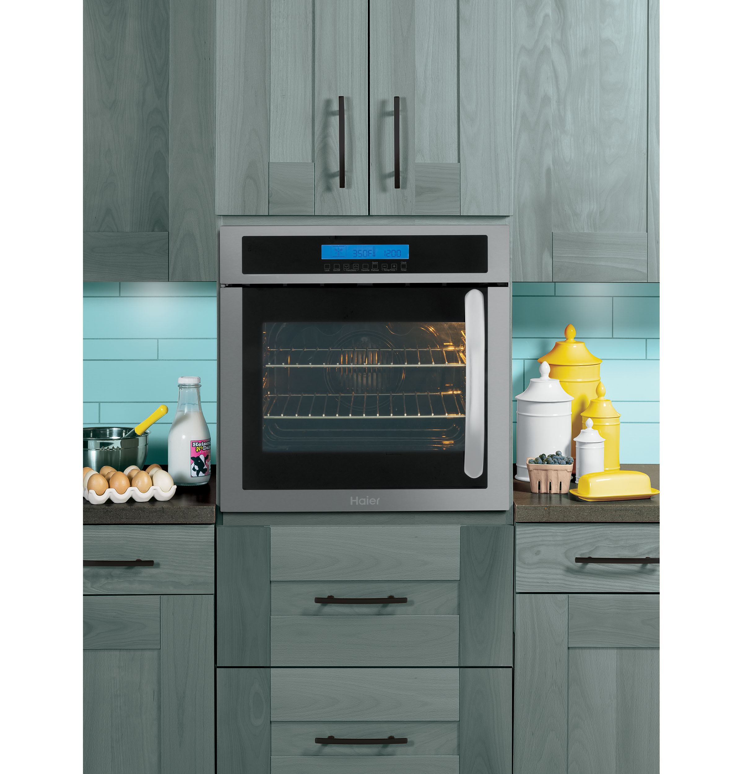 24" Single 2.0 Cu. Ft. Left-Swing True European Convection Oven HCW225LAES