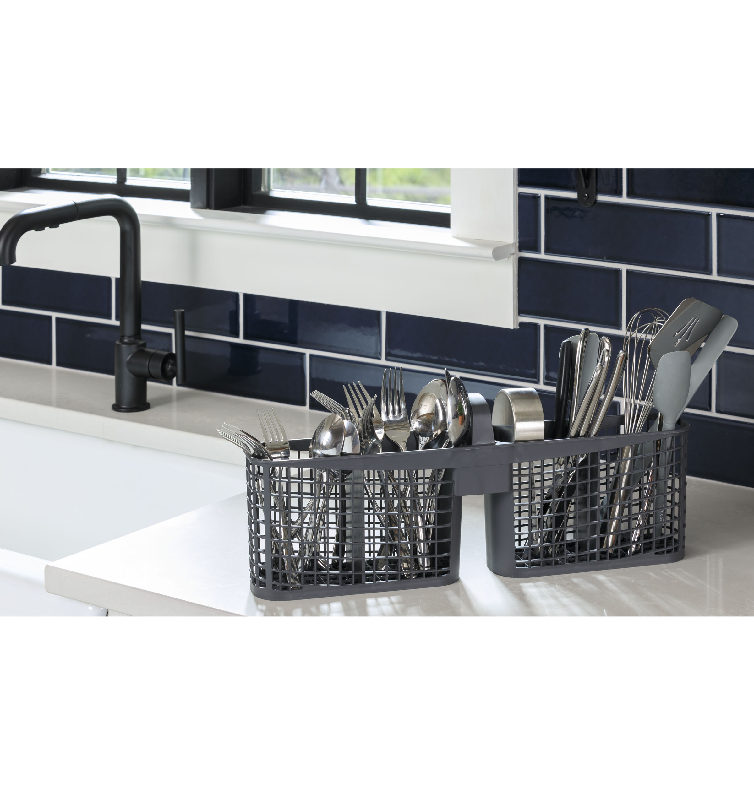 One Button Dishwasher With Plastic Interior HDF310PGRBB