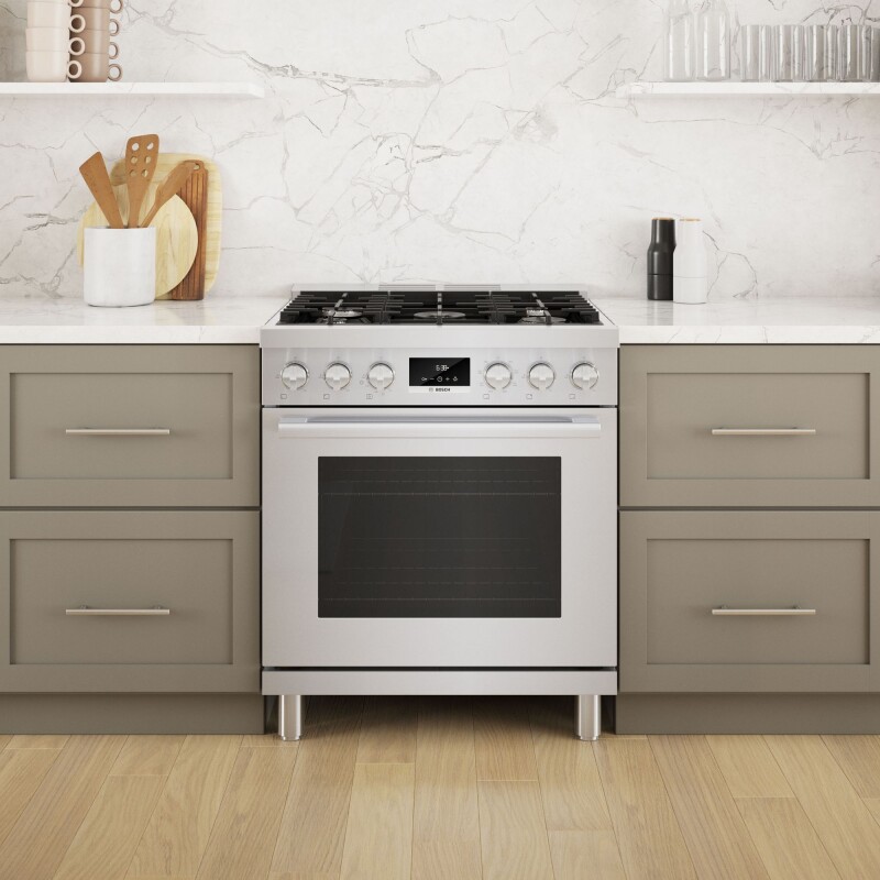 800 Series Dual Fuel Freestanding Range 30'' HDS8055U