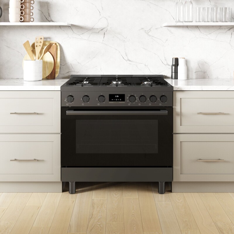 800 Series Dual Fuel Freestanding Range 36'' HDS8645U