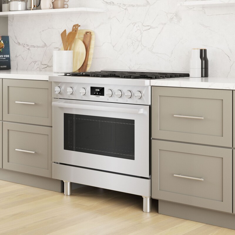 800 Series Dual Fuel Freestanding Range 36'' HDS8655U