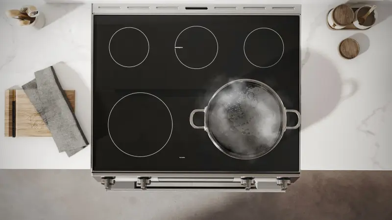 100 Series Electric Slide-in Range 30'' HEF1050MU