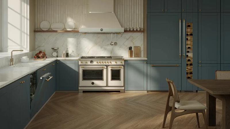 48 inch Dual Fuel Range, 6 Brass Burners and Griddle, Electric Self-Clean Oven - Gold Accents HER486BTFEPAG
