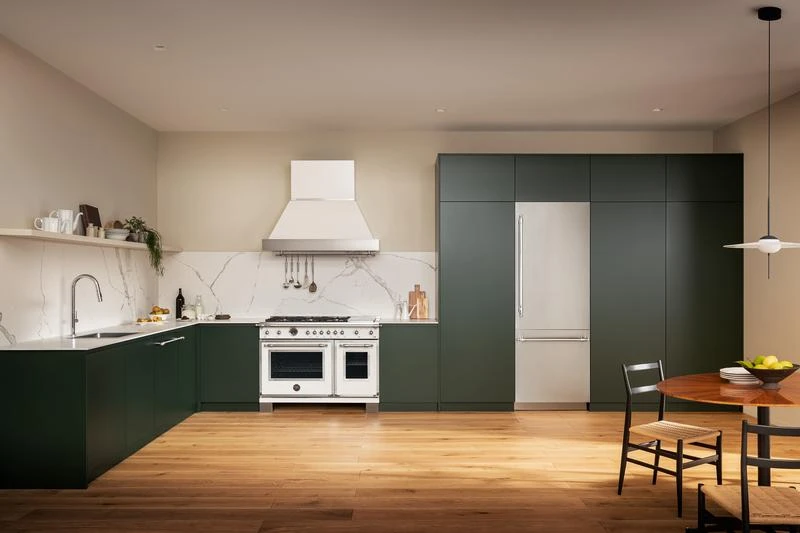 48 inch Dual Fuel Range, 6 Brass Burners and Griddle, Electric Self-Clean Oven HER486BTFEPAVT