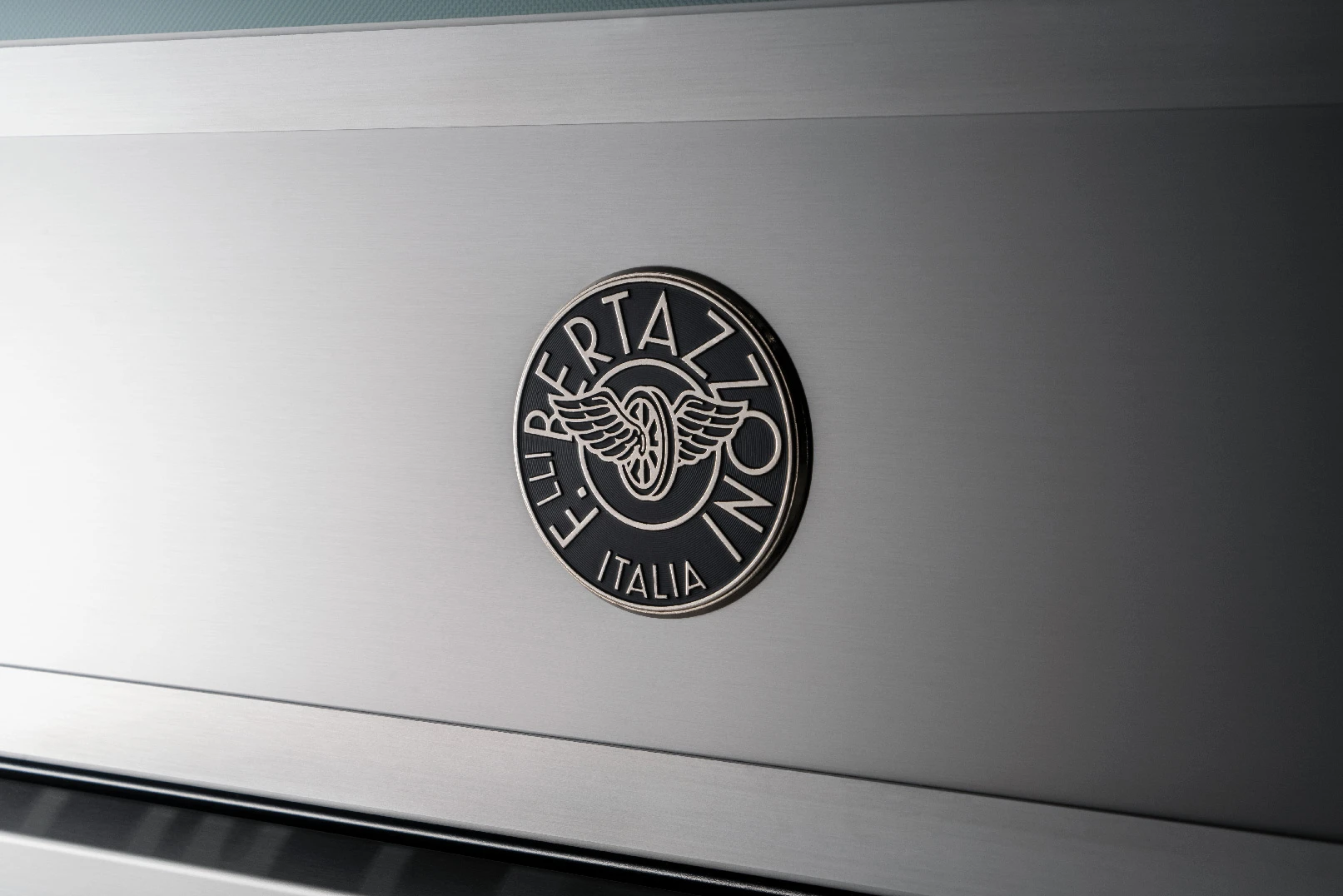 48 inch Induction Range, 6 Heating Zones and Cast Iron Griddle, Electric Self-Clean Oven - Gold Accents HER486IGFEPAG