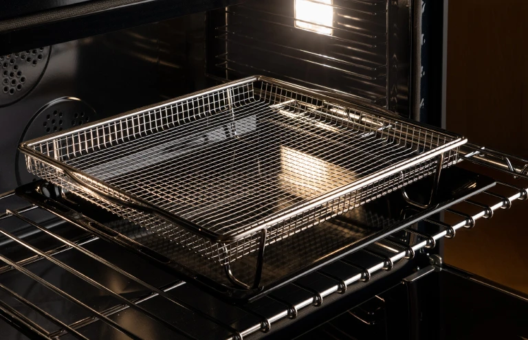 48 inch Induction Range, 6 Heating Zones and Cast Iron Griddle, Electric Self-Clean Oven - Gold Accents HER486IGFEPXG
