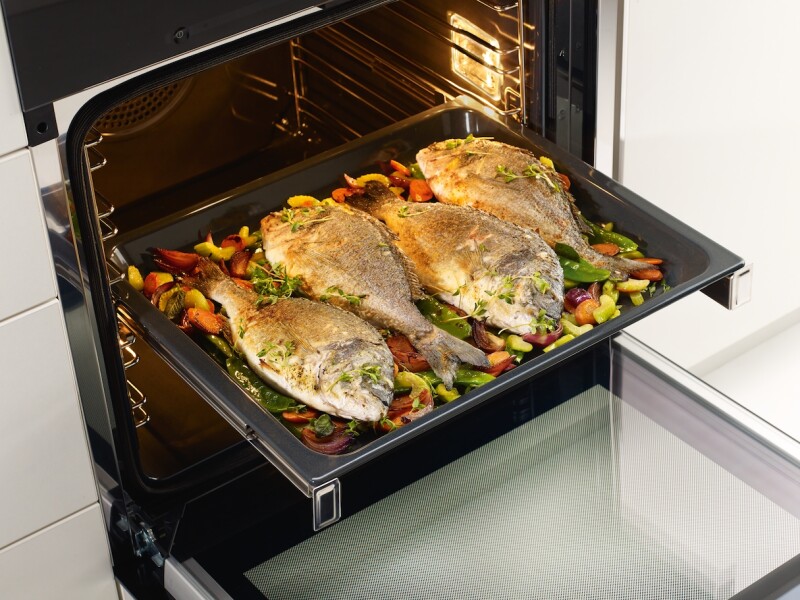 Original FlexiClip telescopic runners with PerfectClean  for flexible, customized use of your oven or steam oven. HFC71