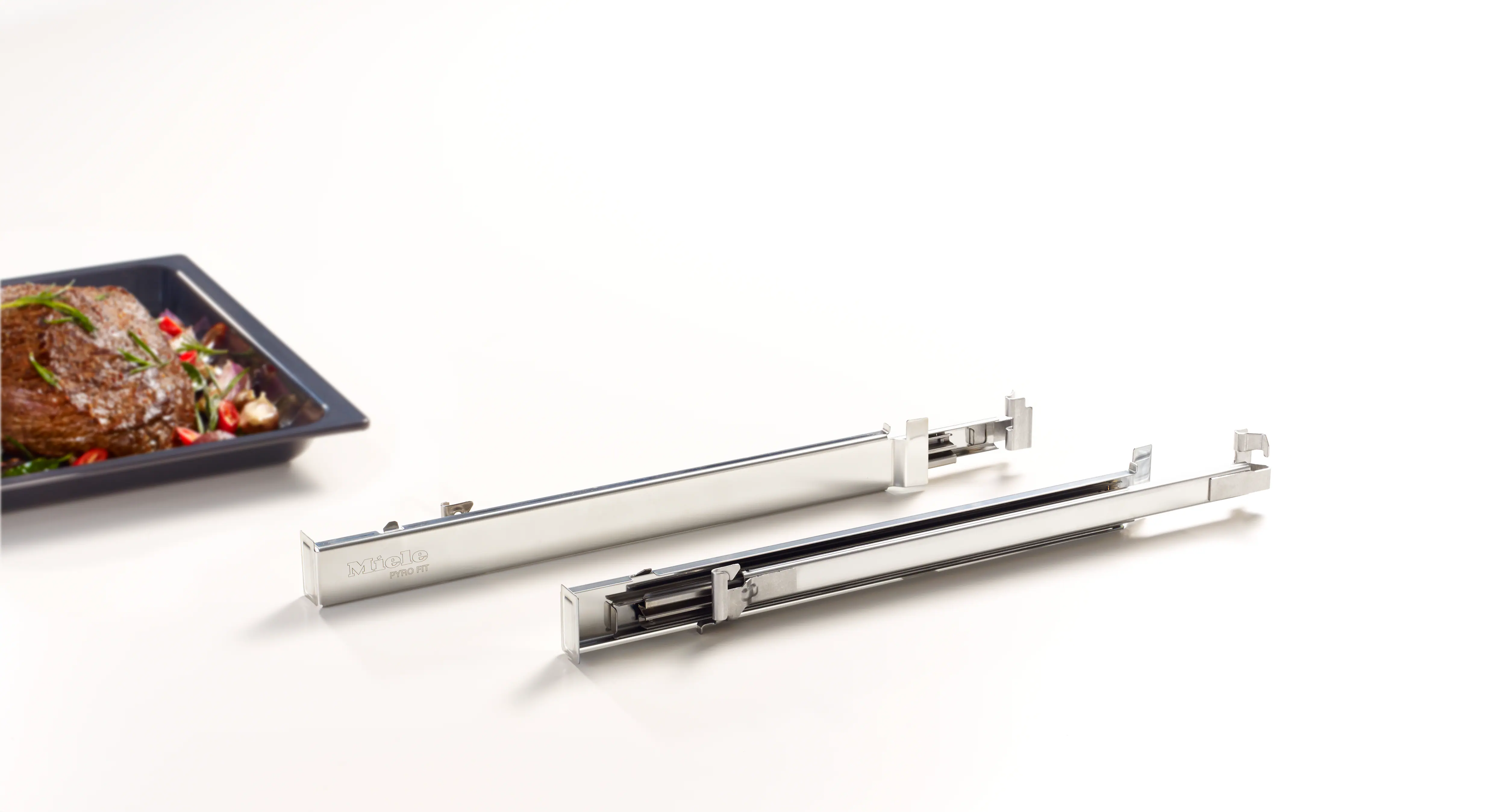 Original Self Clean ready FlexiClip telescopic runners For flexible, customized use of your oven. HFC72