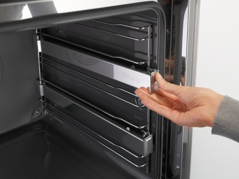 Original Self Clean ready FlexiClip telescopic runners  For flexible, customized use of your oven. HFC72