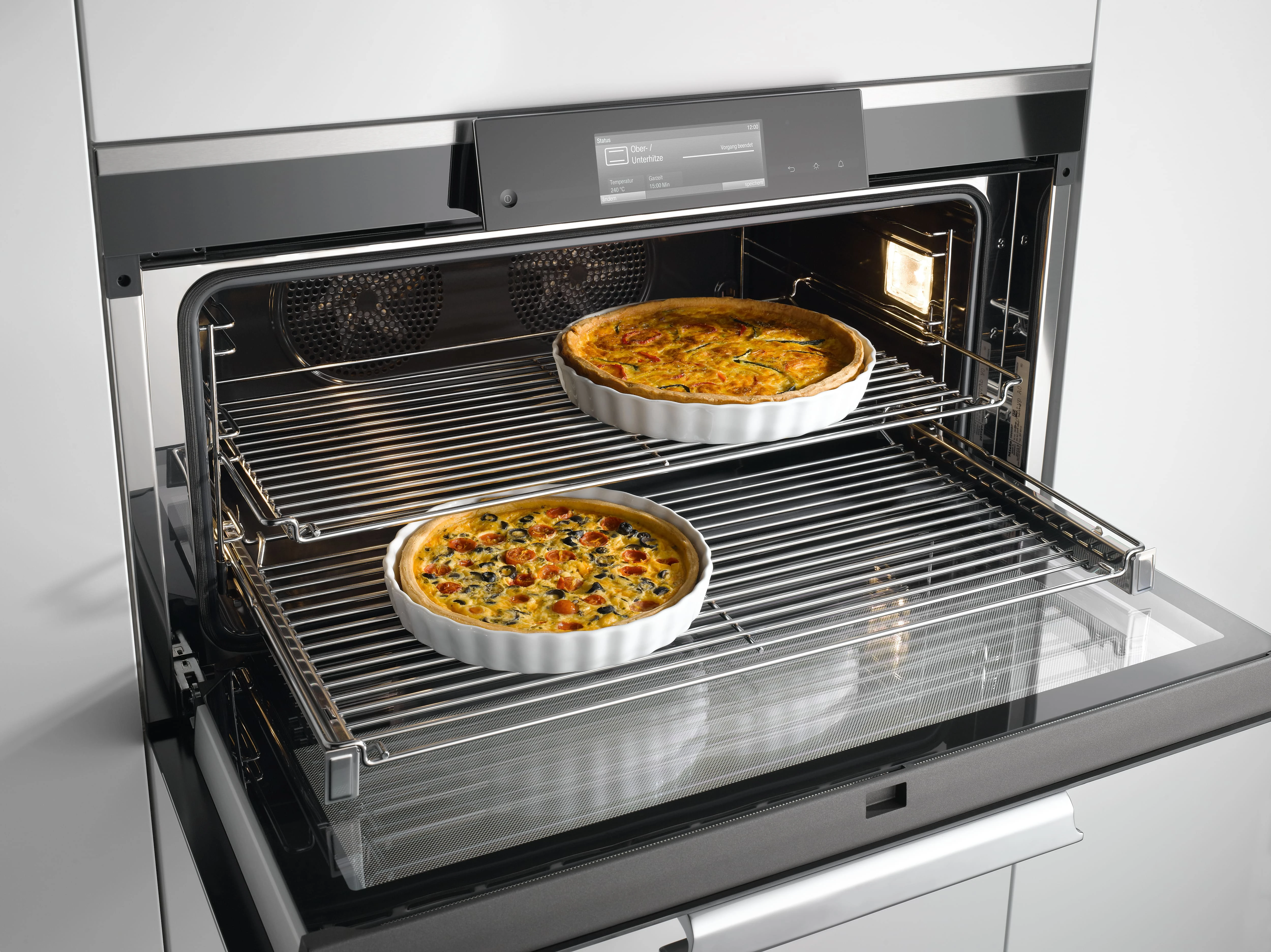 Original Self Clean ready FlexiClip telescopic runners For flexible, customized use of your oven. HFC92