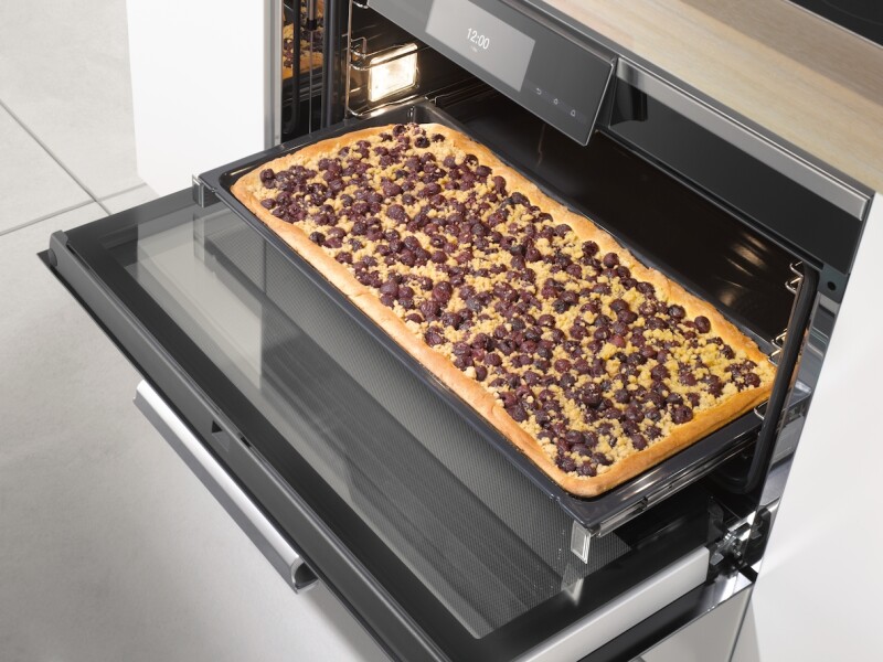 Original Self Clean ready FlexiClip telescopic runners  For flexible, customized use of your oven. HFC92