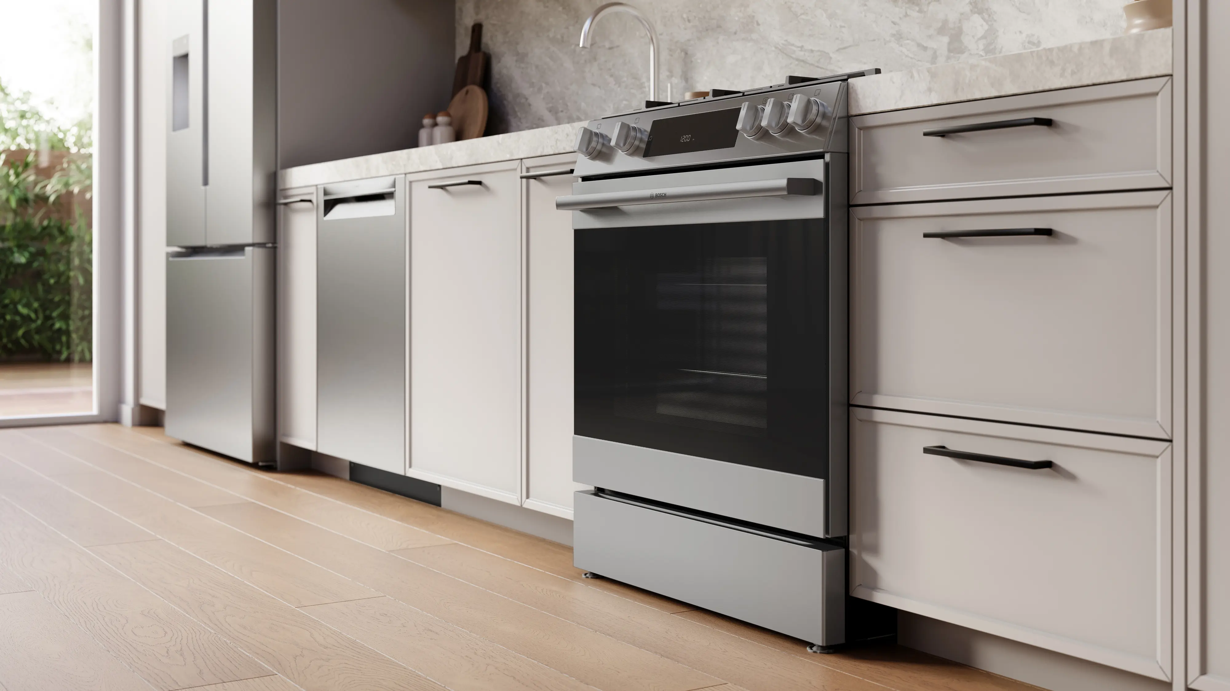 300 Series Slide-in Gas Range HGF3050MUC