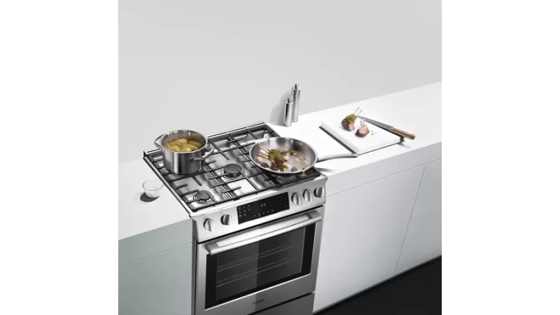 Benchmark® Gas Slide-in Range 30'' Stainless Steel HGIP054UC