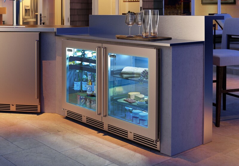 With a unique 18" depth, Perlick's Signature Series Shallow Depth is perfect for credenzas and narrow spaces that can't accommodate a traditional 24" unit. HH24RO4