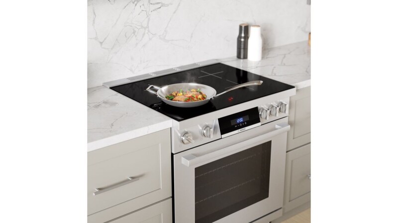 800 Series Induction freestanding range 30'' HIS8055U