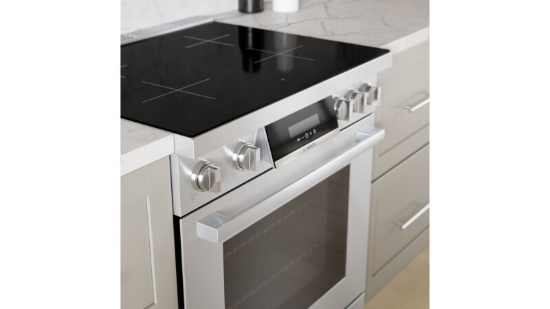 800 Series Induction freestanding range 30'' HIS8055U