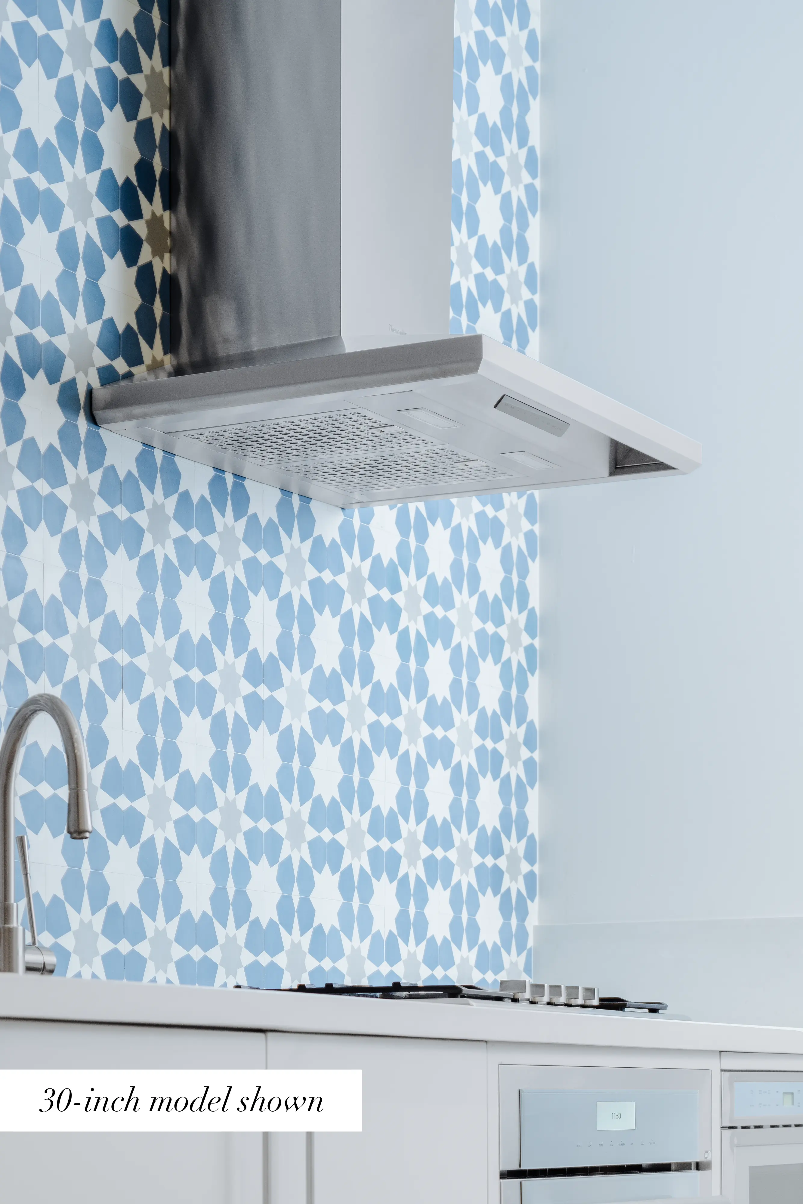 Masterpiece® Pyramid Chimney Wall Hood 36'' HMCB36WS