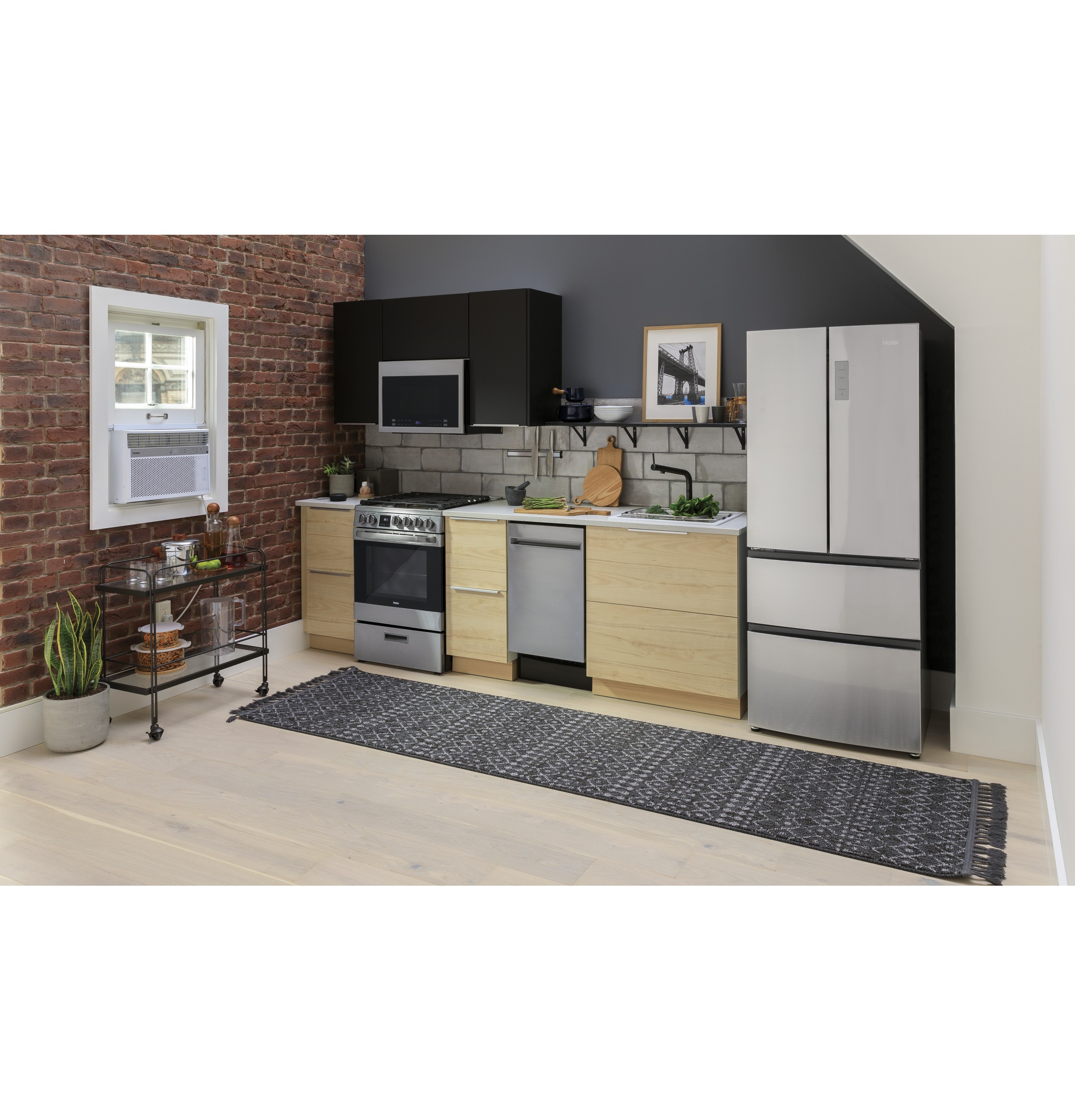 24" 1.4 Cu. Ft. Over-The-Range Microwave Oven24" 1.4 Cu. Ft. Over-The-Range Microwave Oven view 40