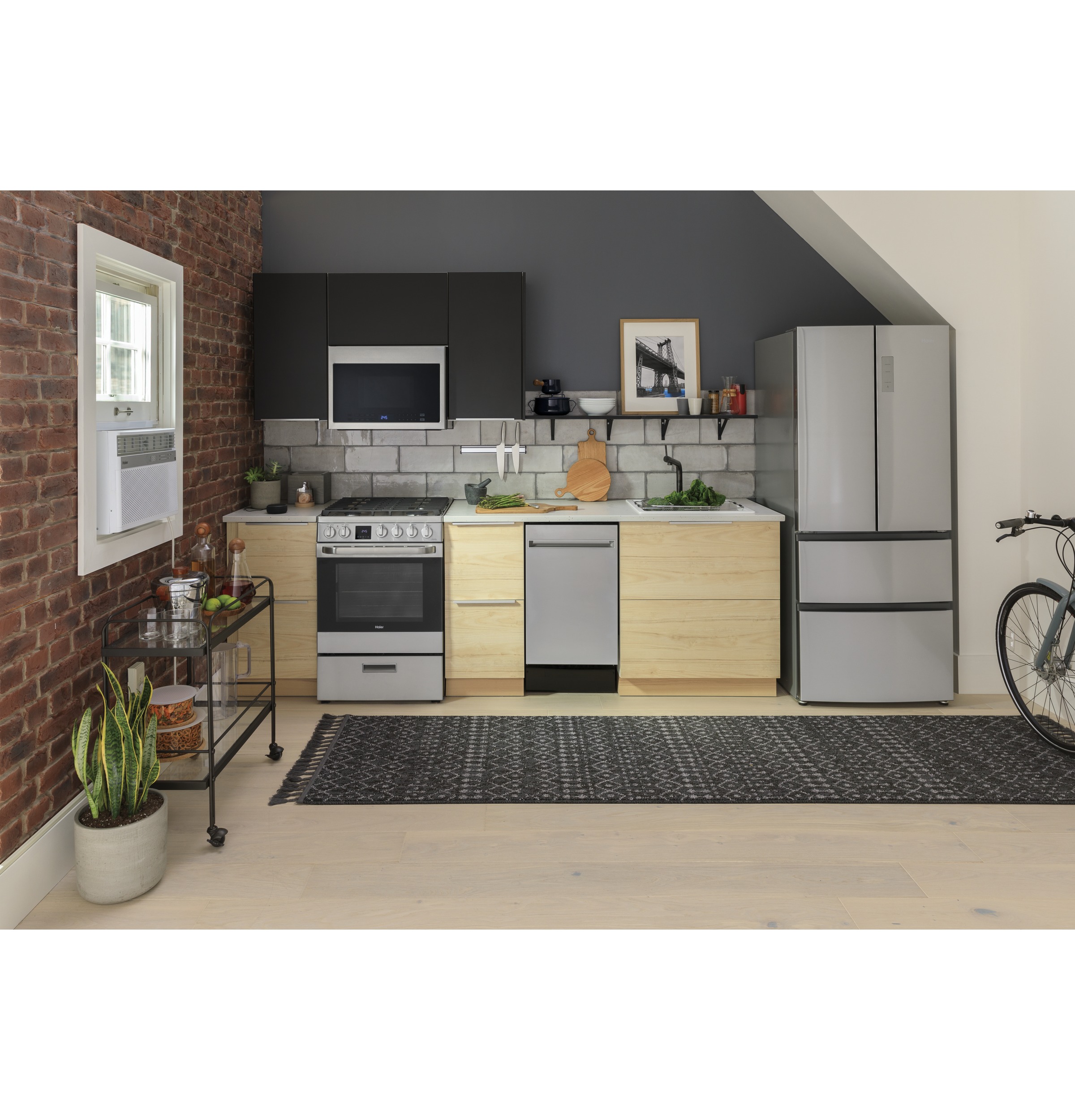 24" 1.4 Cu. Ft. Over-The-Range Microwave Oven24" 1.4 Cu. Ft. Over-The-Range Microwave Oven view 41