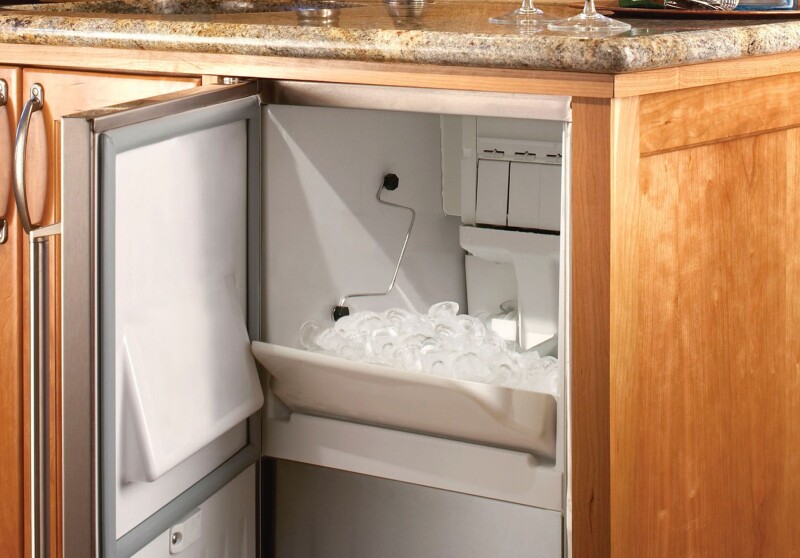 15" Clear Ice Maker, Stainless Steel Door view 2
