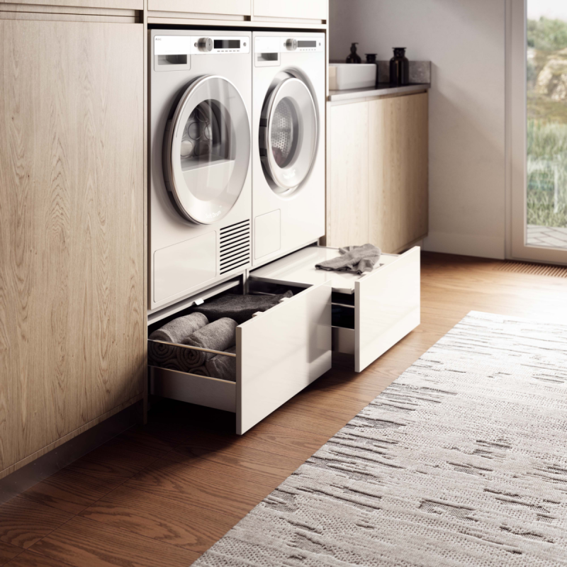 A sturdy pedestal for our washing machines and tumble dryers, positioning your appliance on a convenient height for loading and unloading.The Pedestal can only be used for our Classic washers HPS5323W