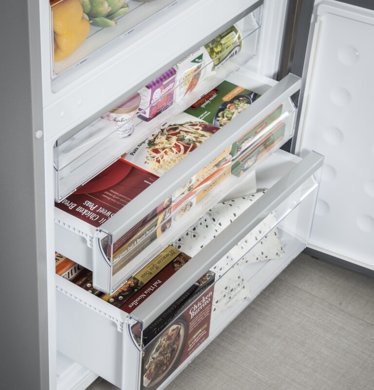 Haier ENERGY STAR® 15 Cu. Ft. Bottom Freezer RefrigeratorHaier ENERGY STAR® 15 Cu. Ft. Bottom Freezer Refrigerator view 17