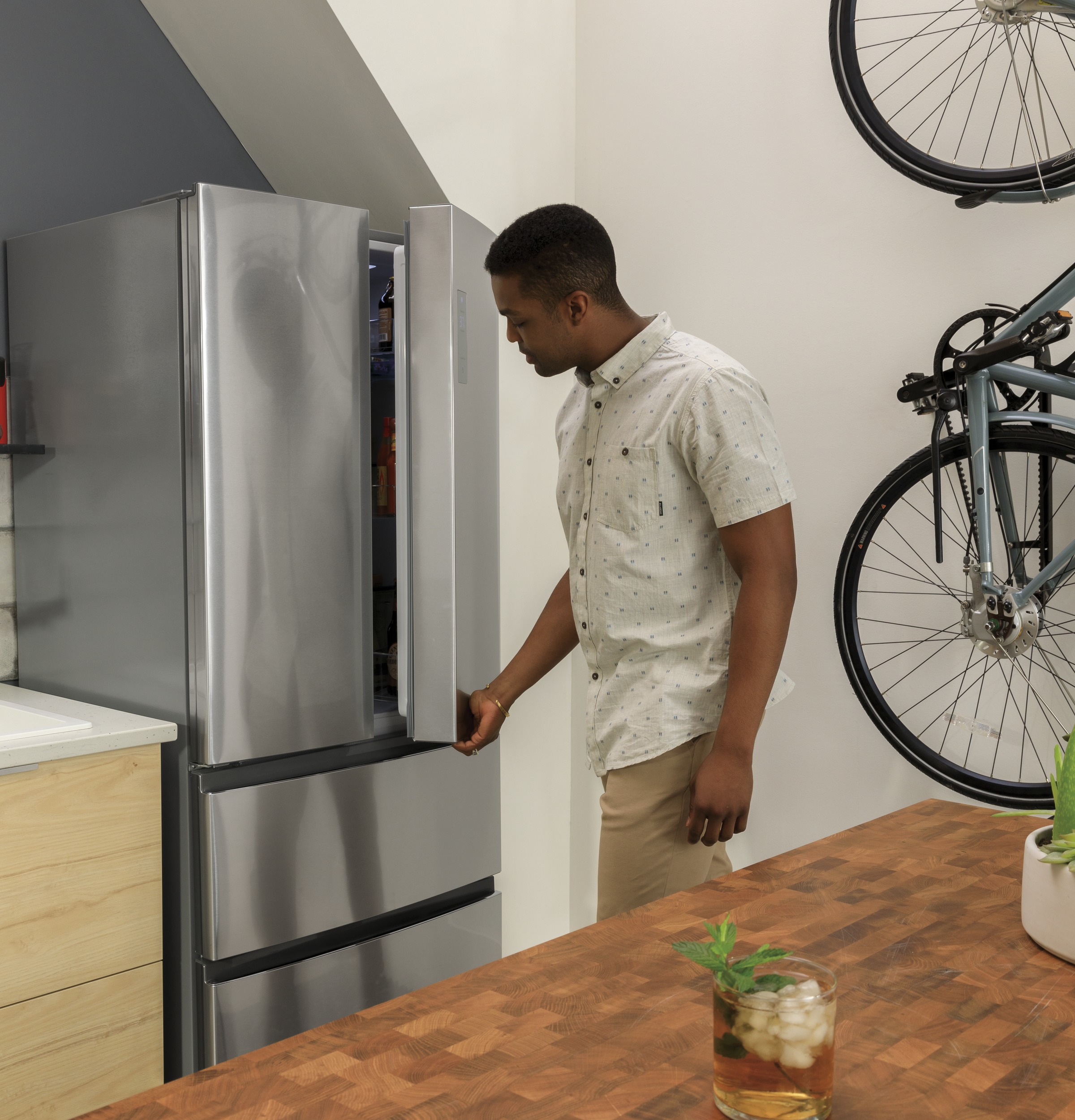 15.3 Cu. Ft. French Door Refrigerator15.3 Cu. Ft. French Door Refrigerator HRF15N3AGS