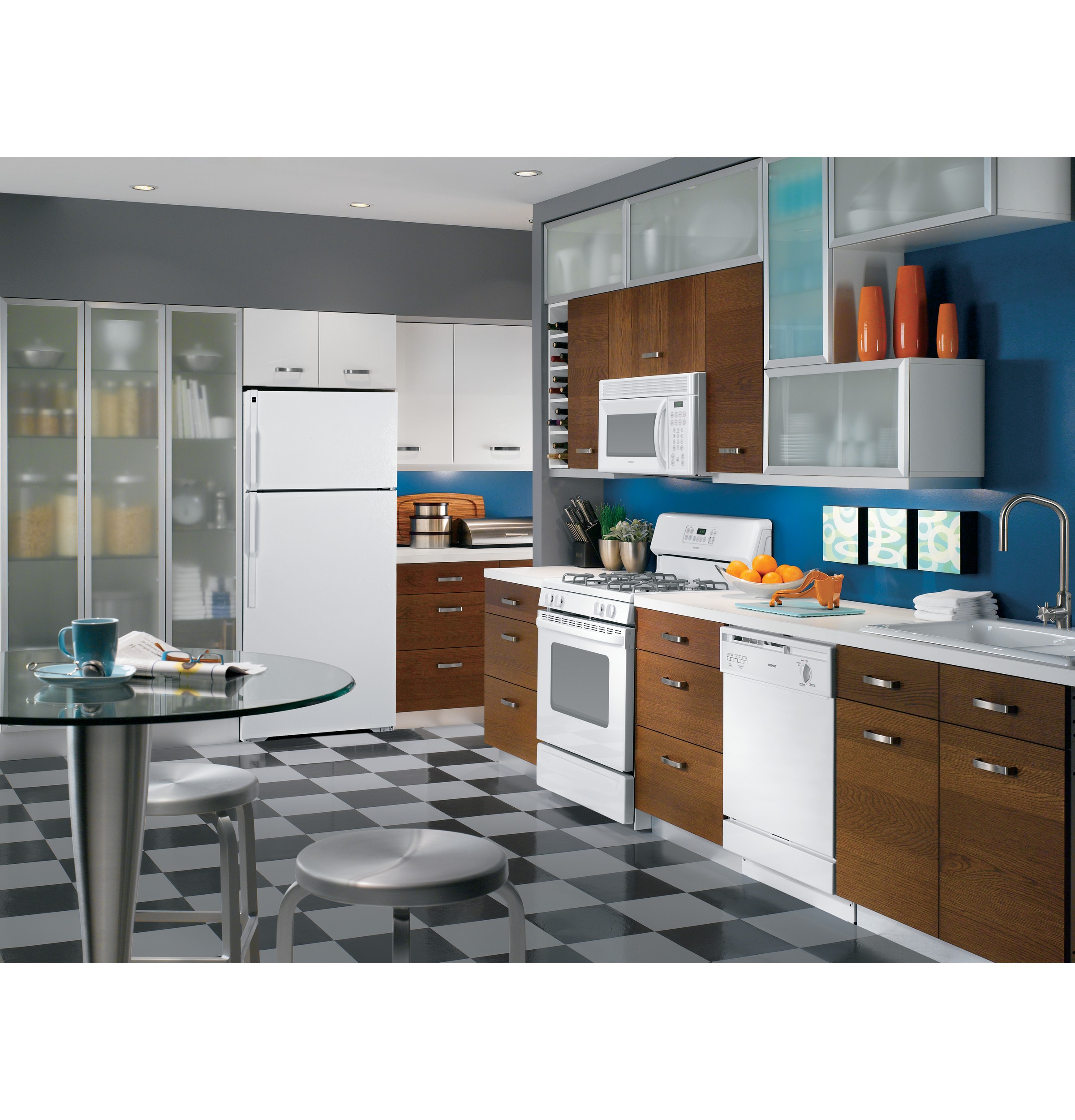 18.1 Cu. Ft. Top-Freezer Refrigerator HTH18EBDWW