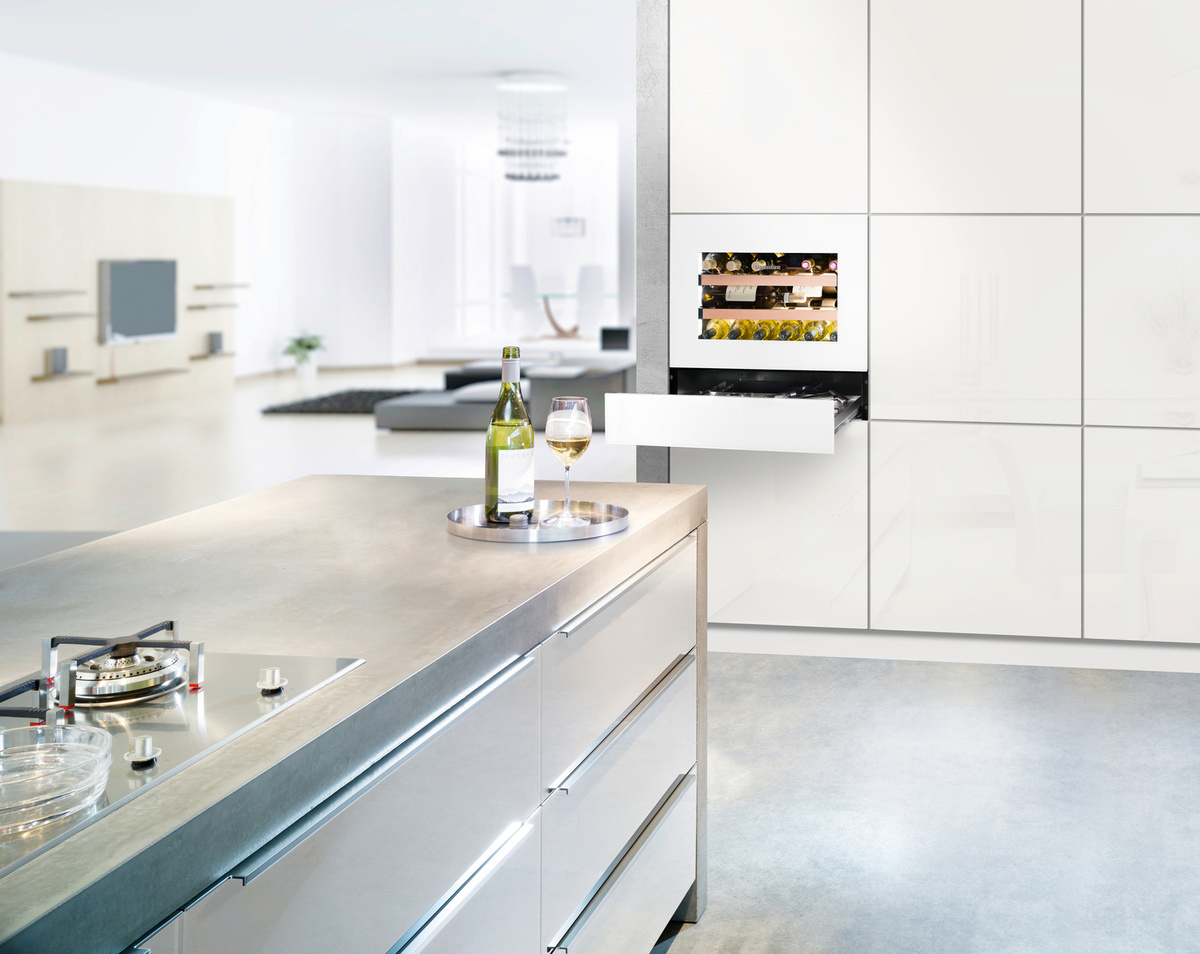 Built-in wine, Bottom Hinged HWGB1803