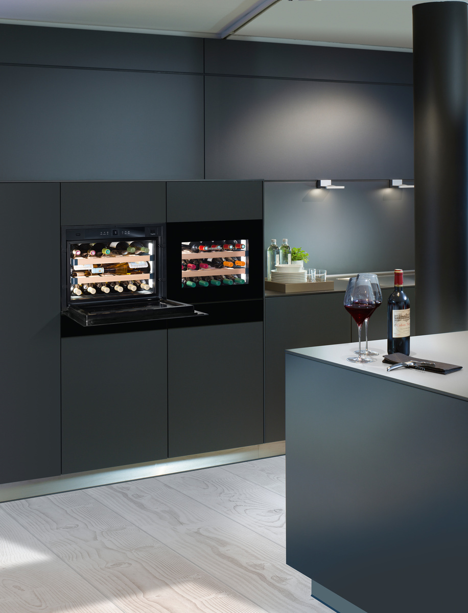 Built-in wine, Bottom Hinged HWGB1803