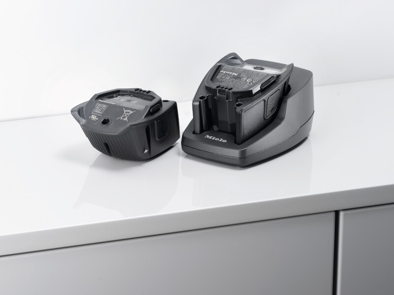 Lithium‑ion battery   increases the running time of the Triflex. HXLA