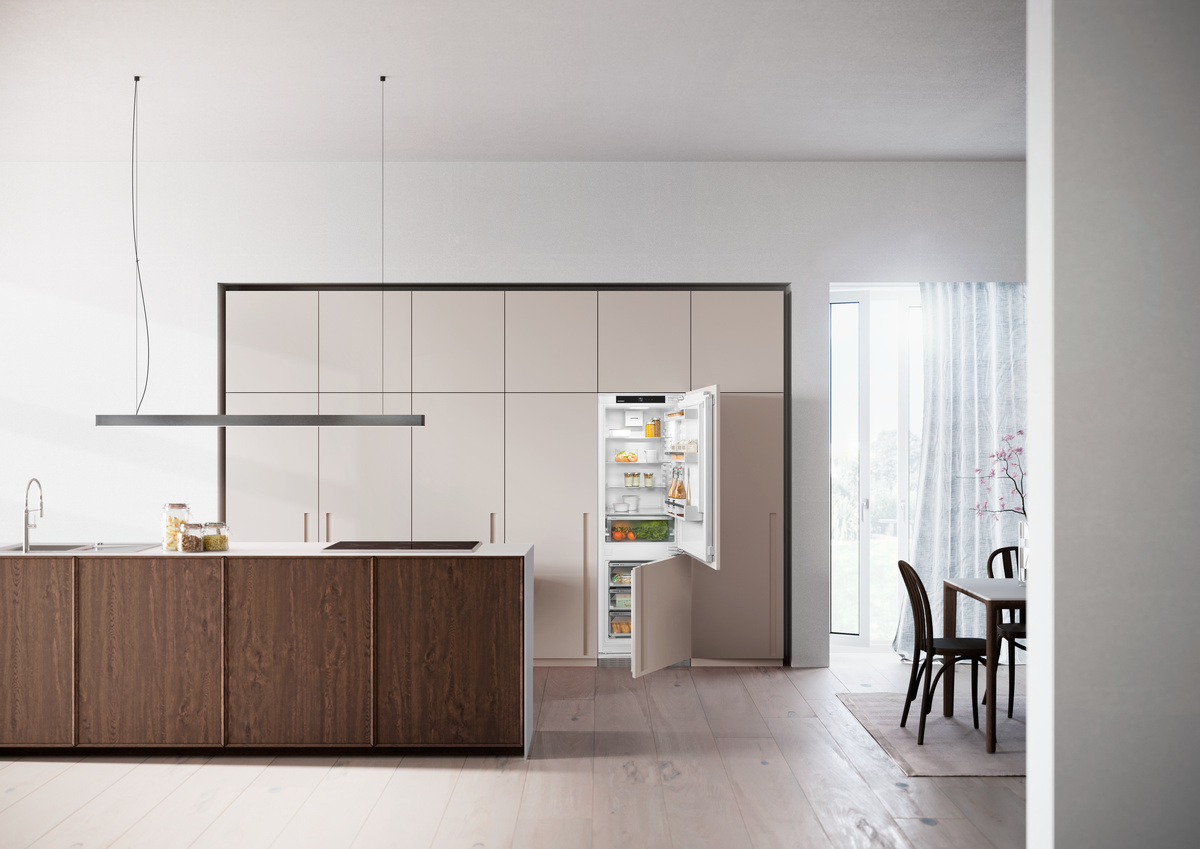 Integrated fridge-freezer with EasyFresh and NoFrost IC5100PC, product image 4 of 4