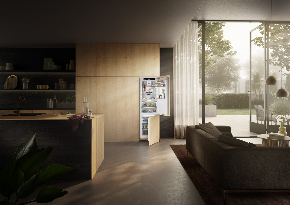 Fully Integrated Bottom Freezer Refrigerator with BioFresh, Right Hinged ICB5160IM
