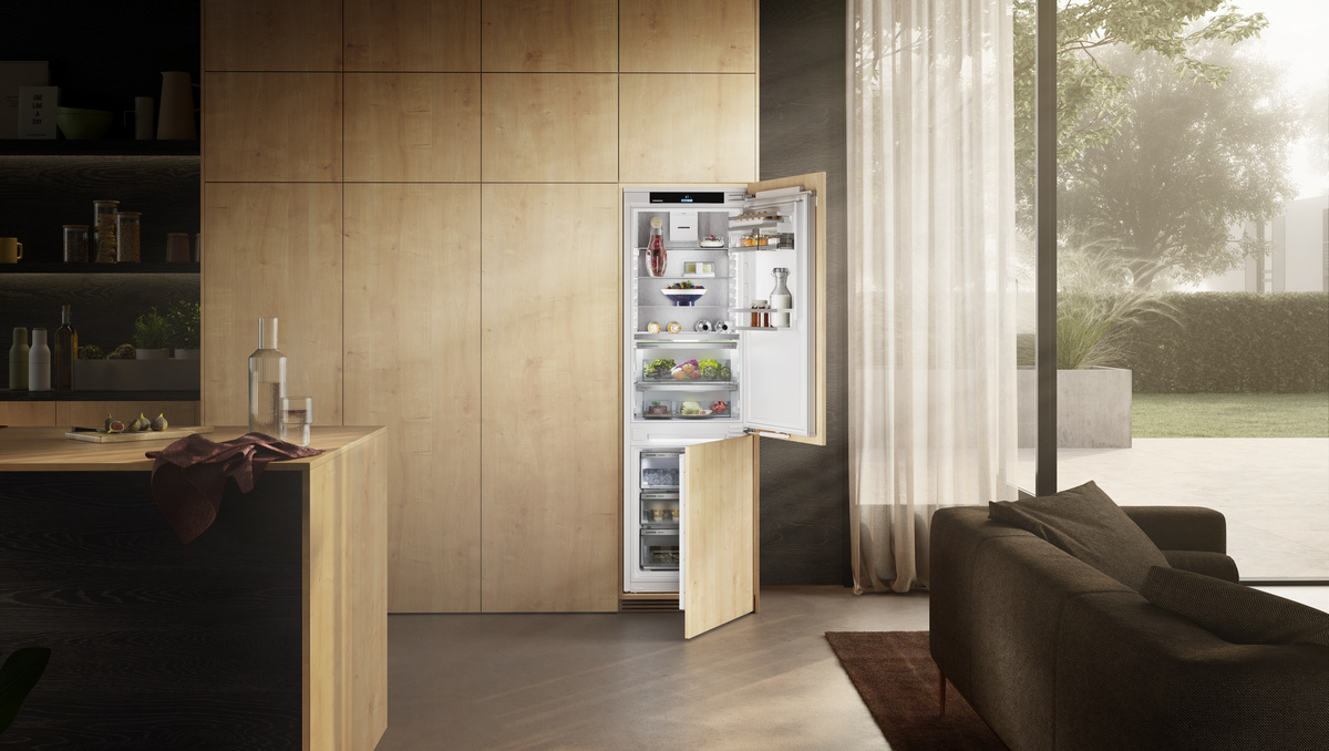 Fully Integrated Bottom Freezer Refrigerator with BioFresh, Right Hinged ICB5160IM