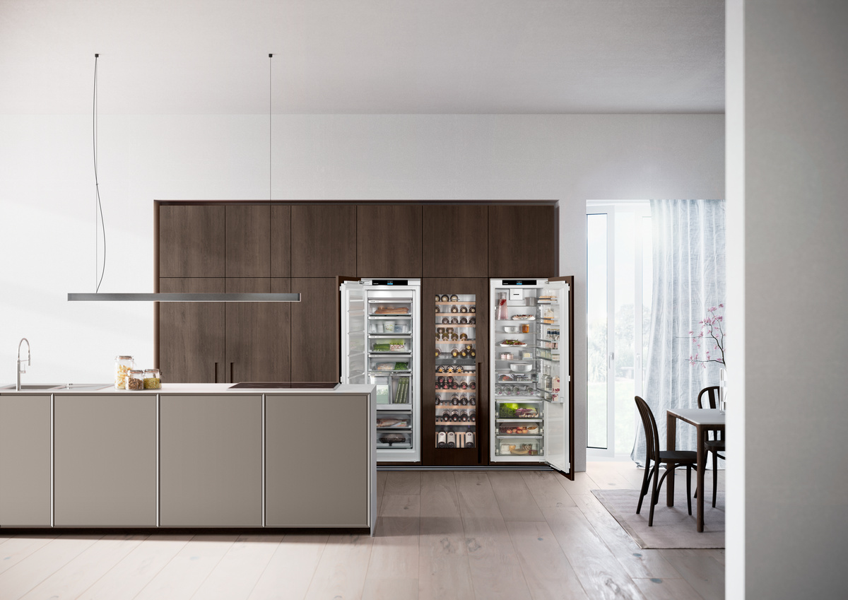 Fully Integrated Refrigerator with BioFresh, Right Hinged IRB5160