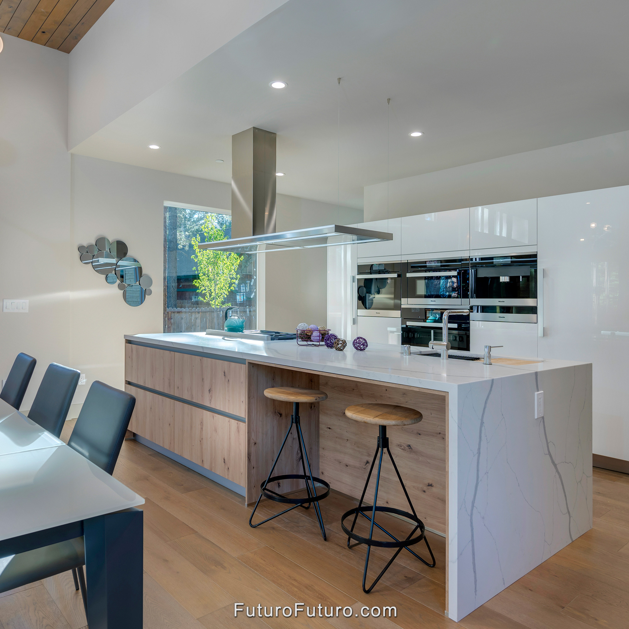 69″ Streamline Island Range Hood (RIGHT-HANDED) IS69STREAMLINERH