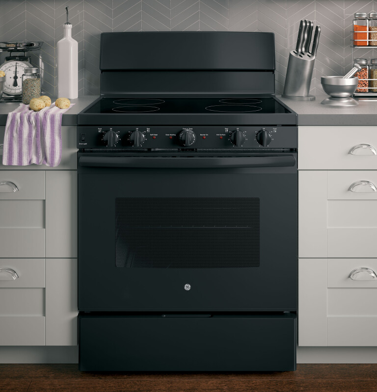 30” Free-standing Electric Radiant Smooth Cooktop Range JB480DMBB