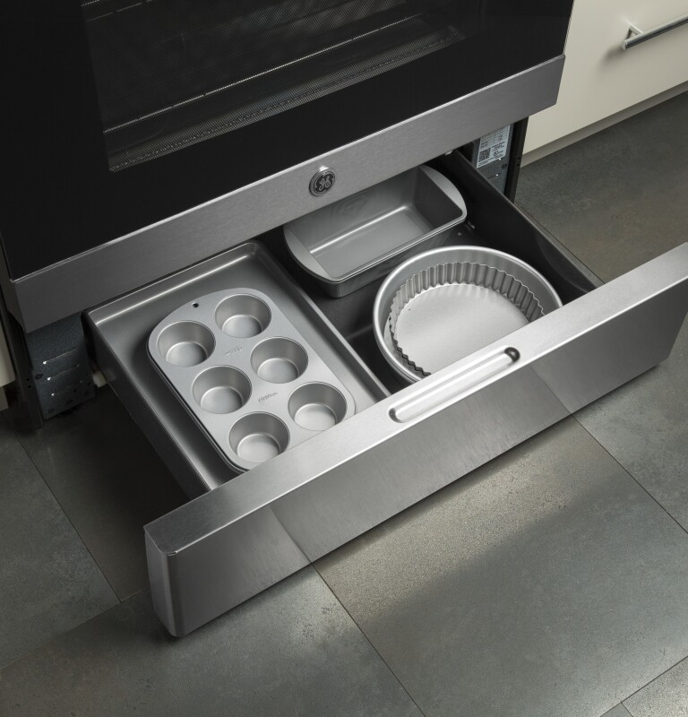 30” Free-standing Electric Radiant Smooth Cooktop Range JB480SMSS