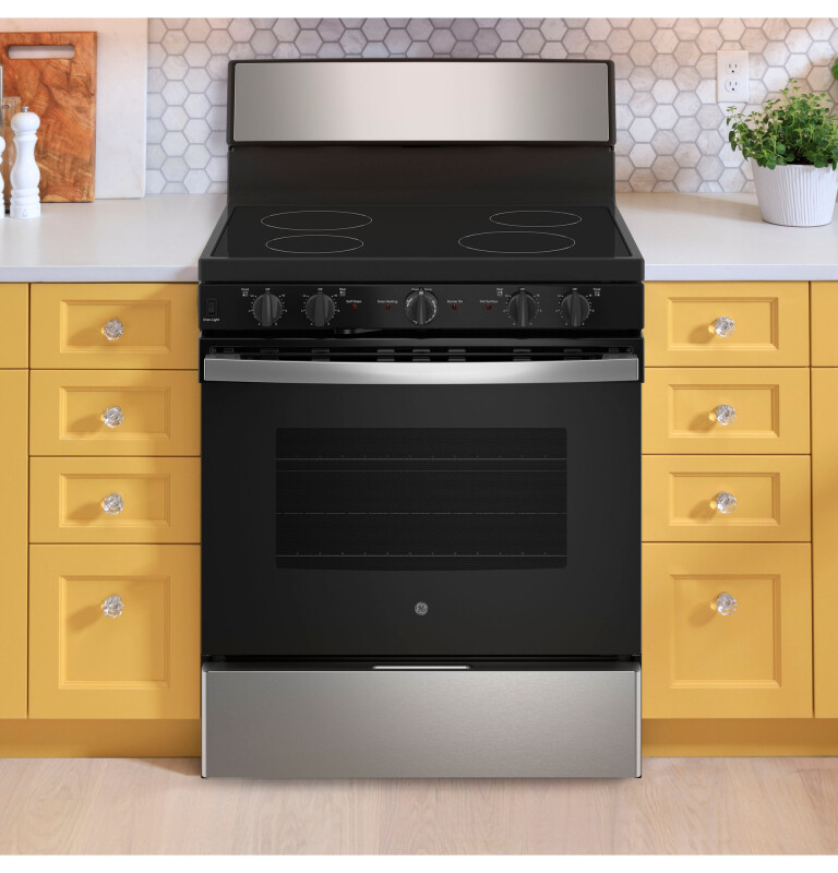 30” Free-Standing Electric Radiant Smooth Cooktop Range JB480SYSS
