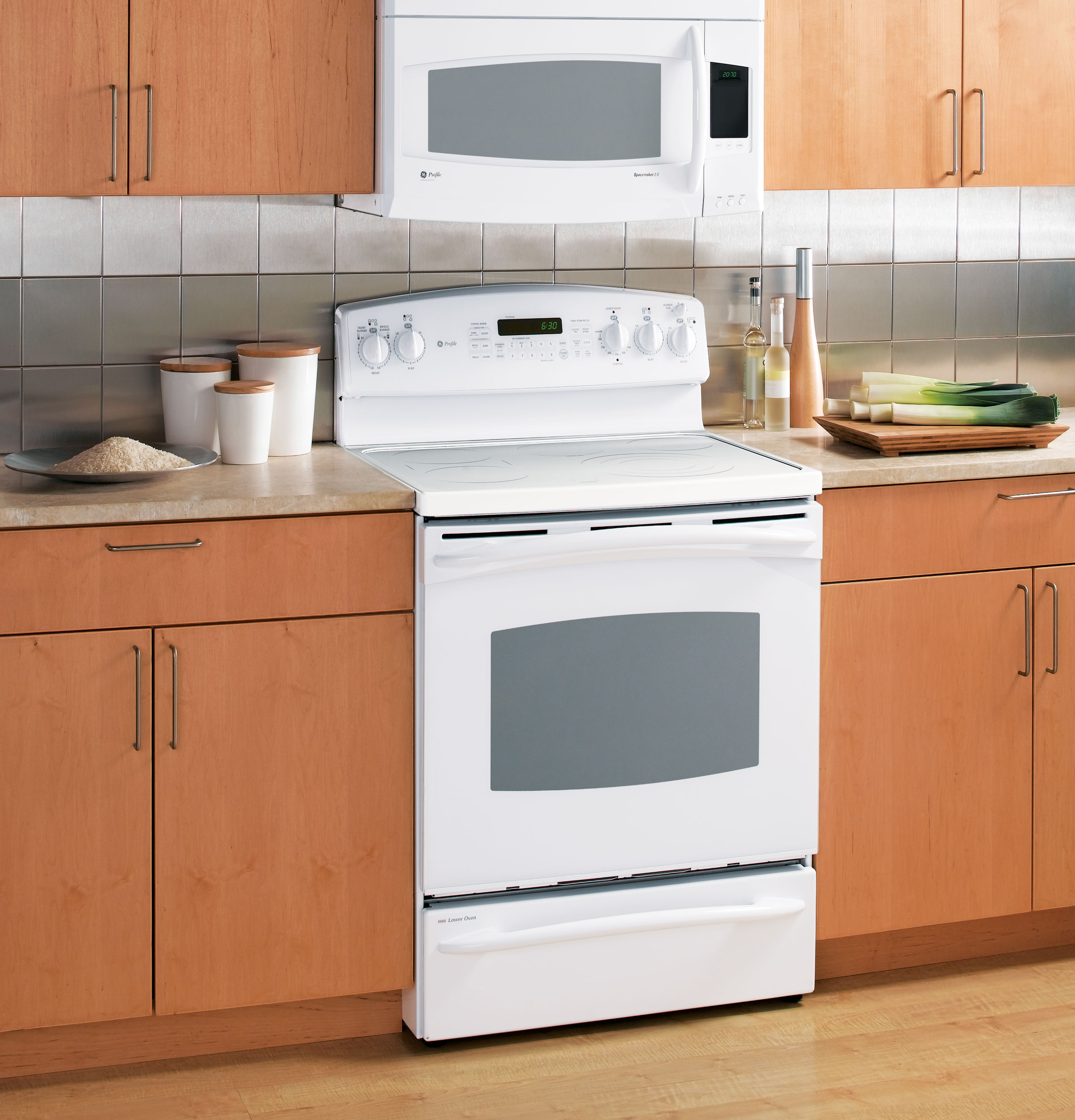 30" Free-Standing Double Oven Range JB968TKWW