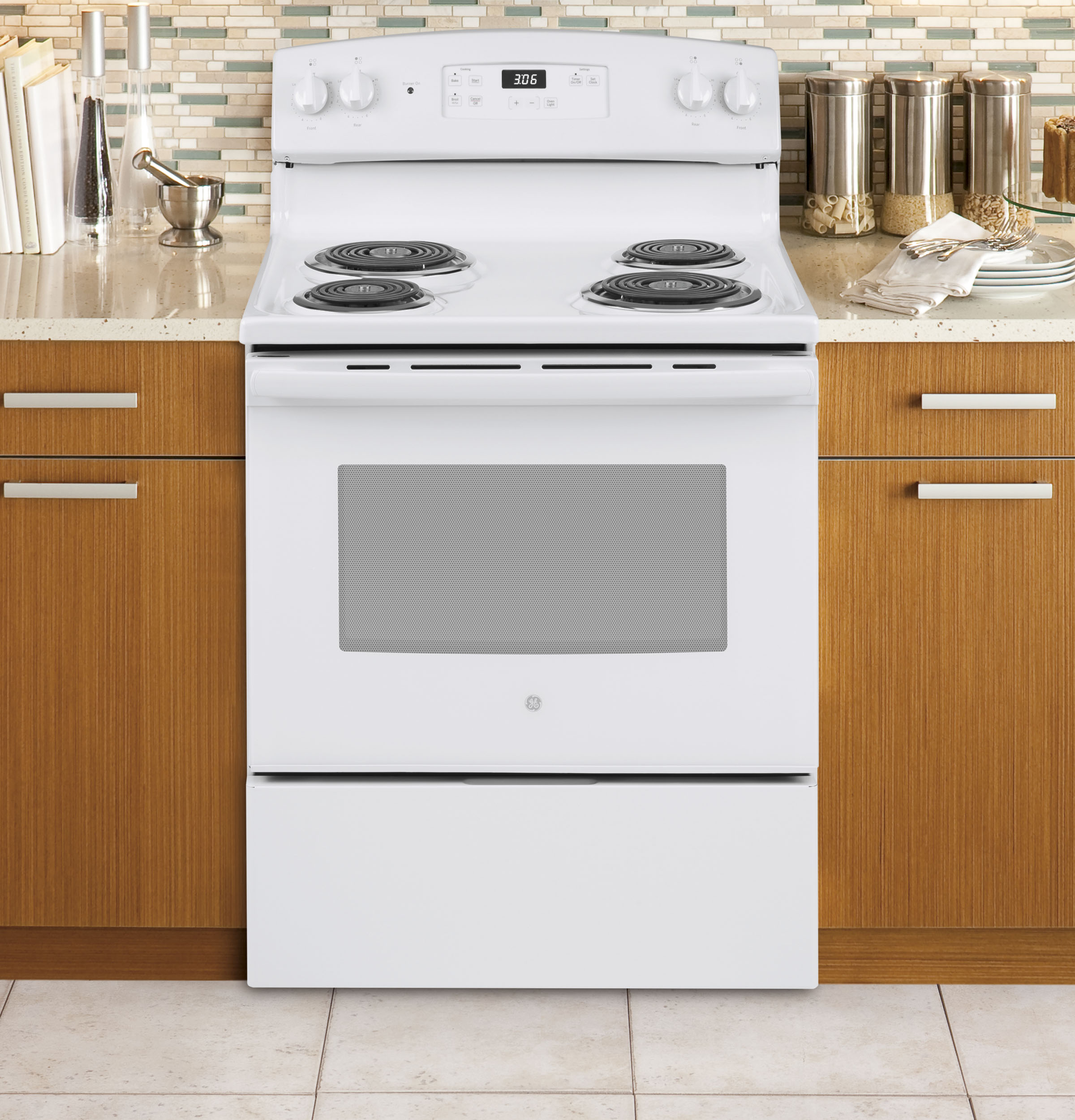 30" Free-Standing Electric Range view 6